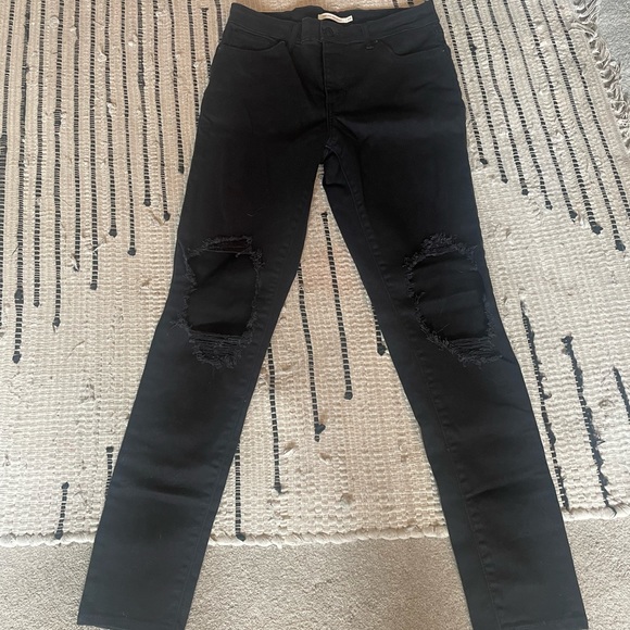 721 High Rise Skinny Levis - Picture 4 of 8